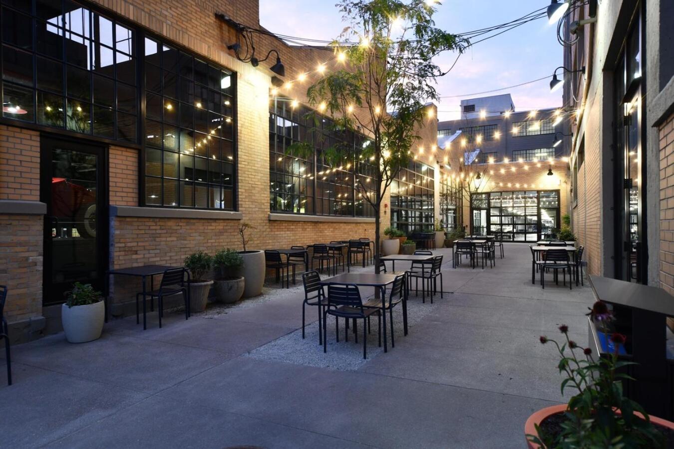 Free Parking! Downtown King Suite Lucas Oil- Conv Center Skywalk#1 Indianapolis Luaran gambar