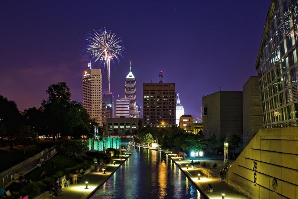 Free Parking! Downtown King Suite Lucas Oil- Conv Center Skywalk#1 Indianapolis Luaran gambar